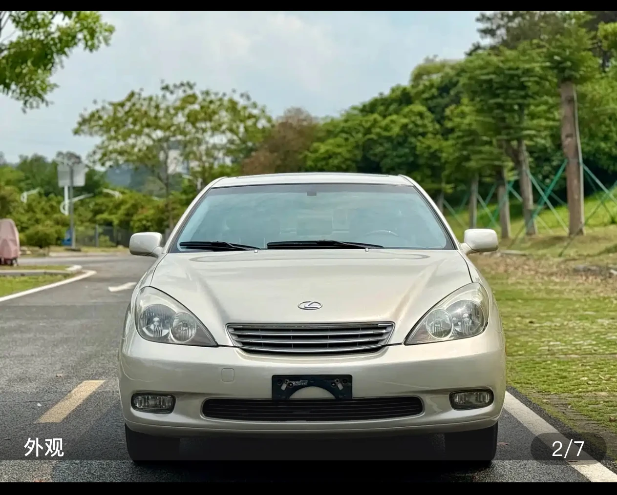 Lexus ES300 - exterior
