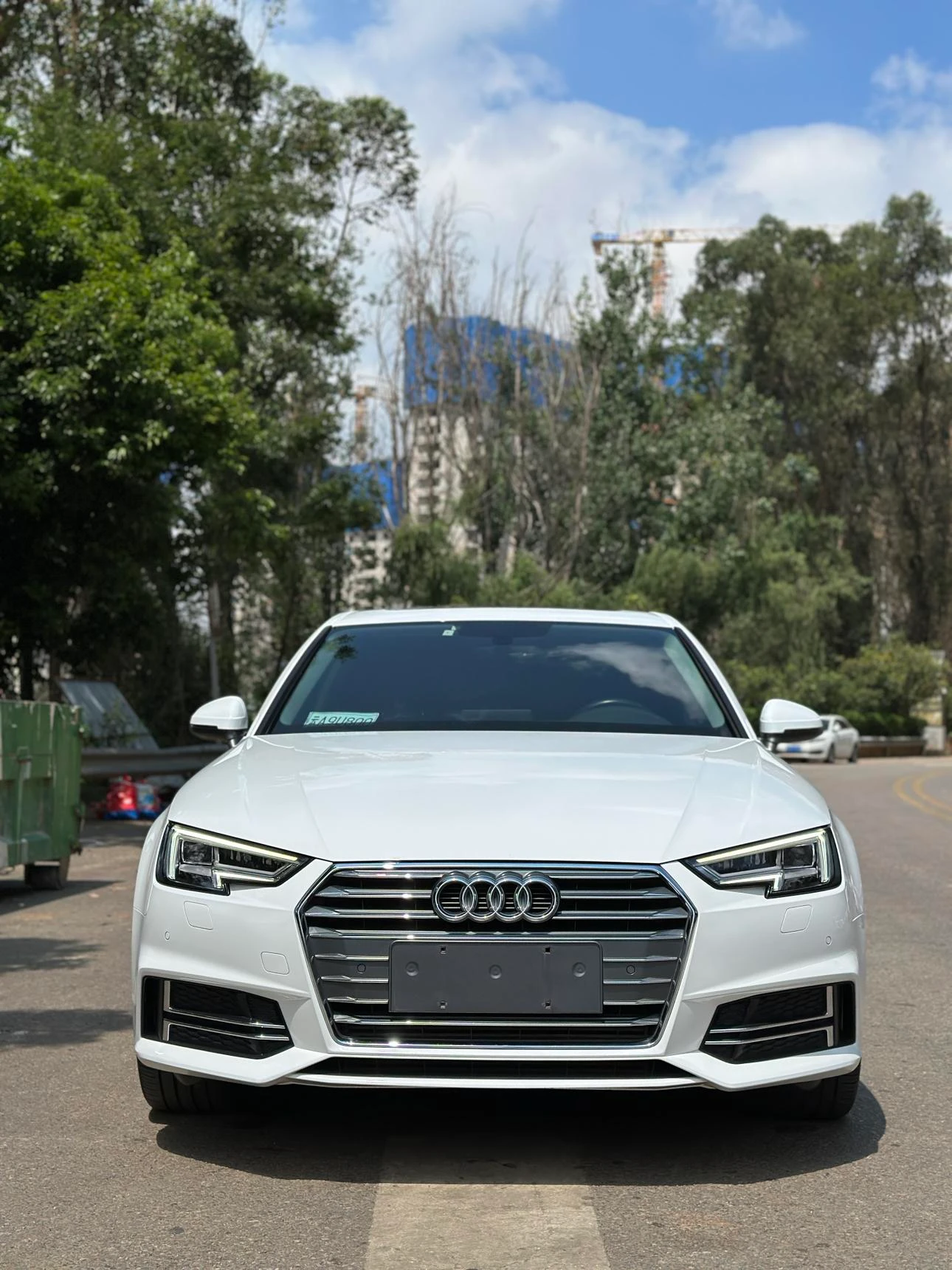 Audi A4L 40 TFSI Sport - exterior