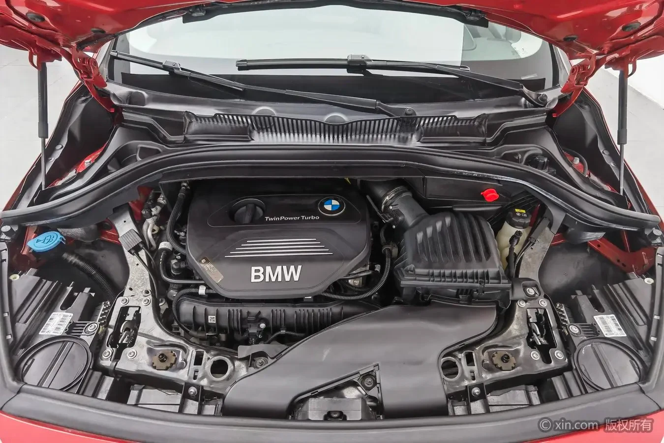 BMW 220i Leading Trim - engine