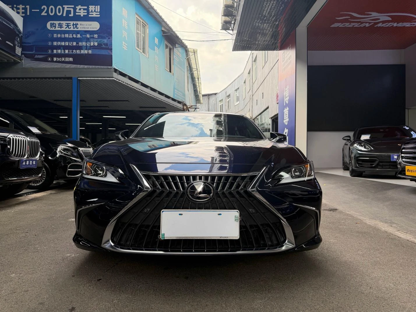 Lexus ES 200 Luxury - exterior