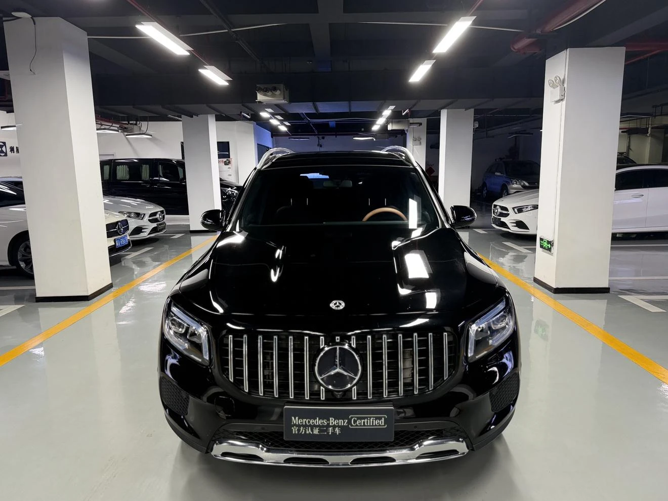 Mercedes-Benz GLB-class  200 - exterior