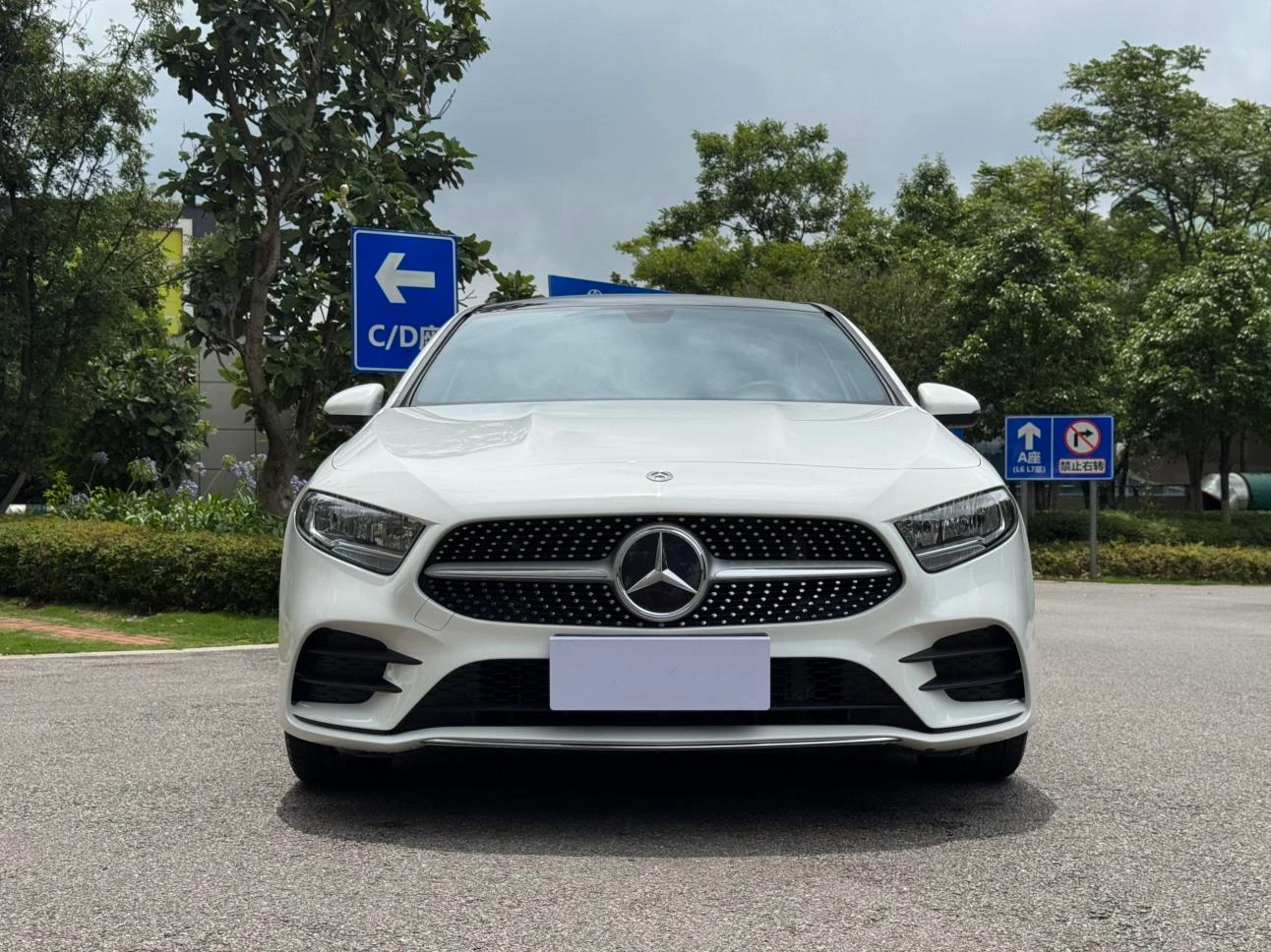 Mercedes-Benz A-Class A180L Sport Edition - exterior