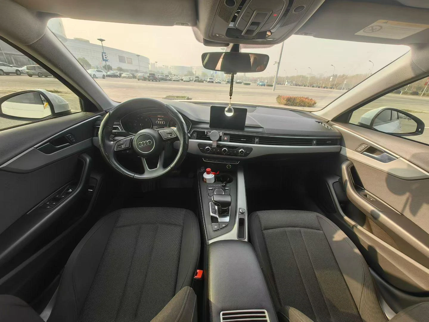 Audi A4L 40 TFSI  - interior