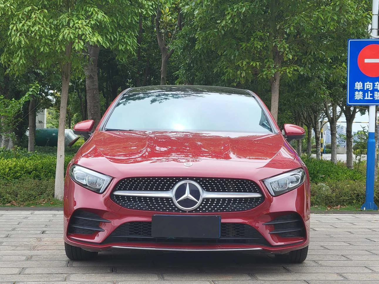 Mercedes-Benz A-Class A200L Sport Edition