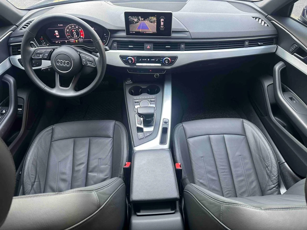 Audi A4L 40 TFSI  - interior