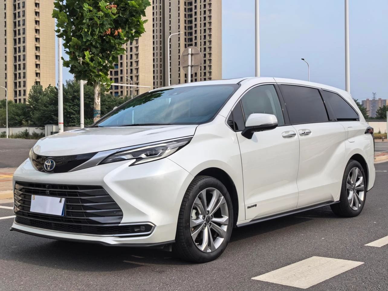Toyota Sienna Hybrid 2.5L Premium Edition