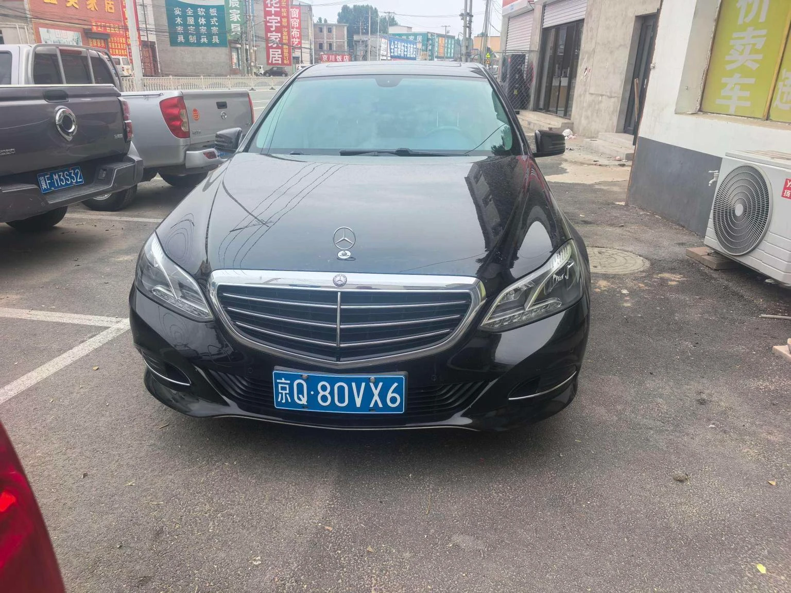 Mercedes-Benz E200 L  - exterior