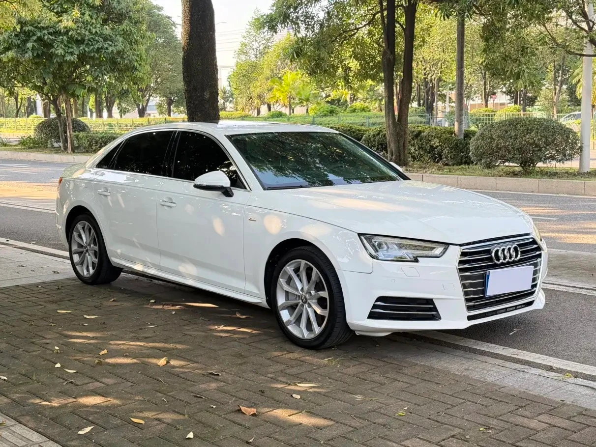 Audi A4L plus 45 TFSI Quattro Fashion Edition - exterior
