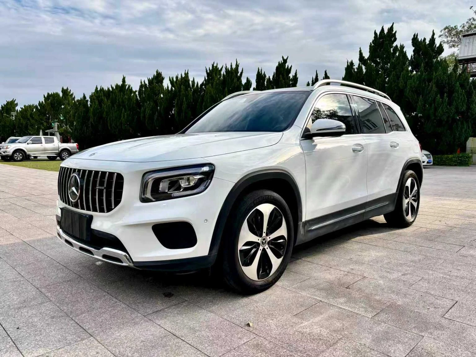Mercedes-Benz GLB-Class GLB220 Stylish