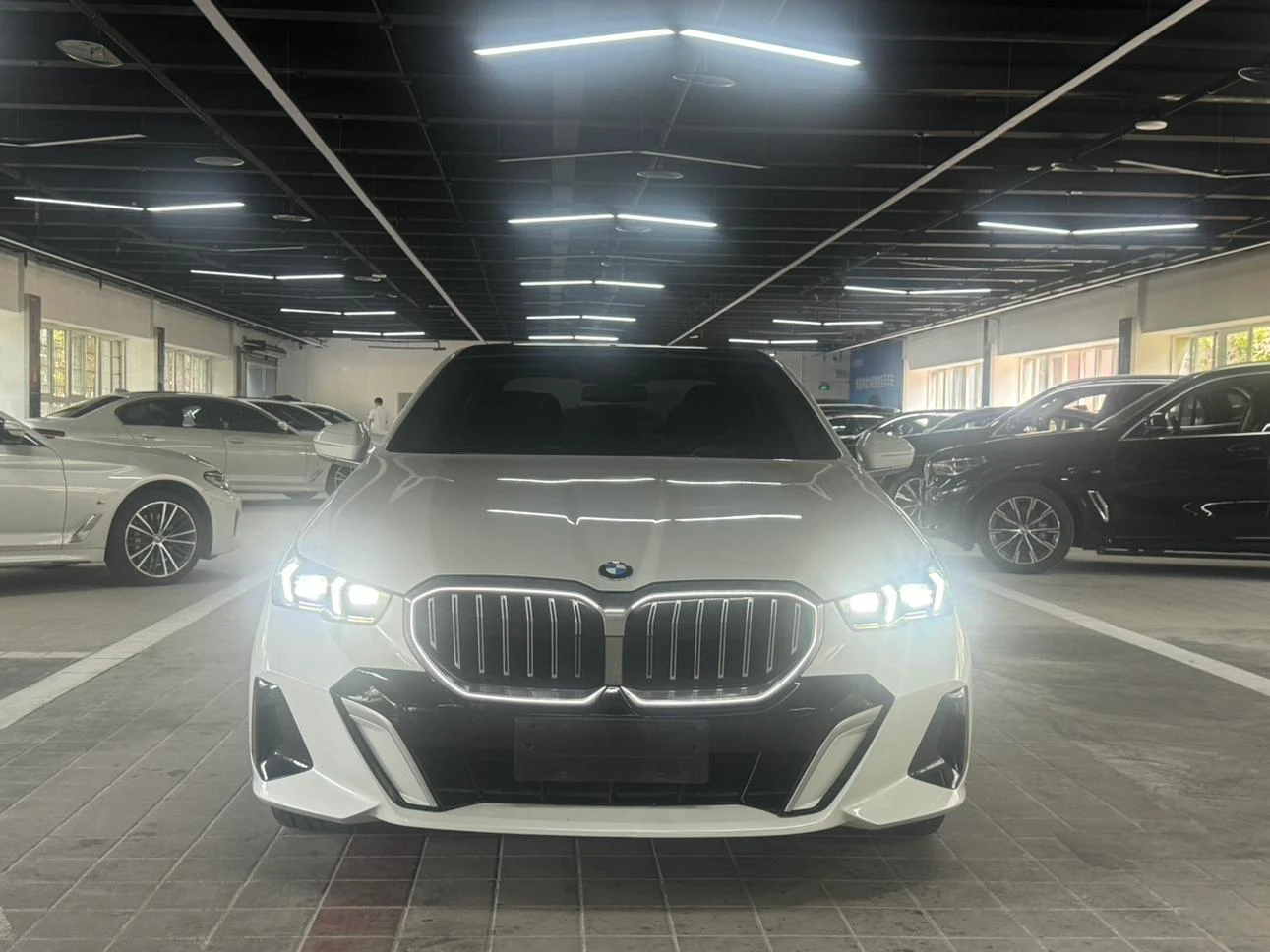 BMW 5 Series 525Li M Sport Package - exterior