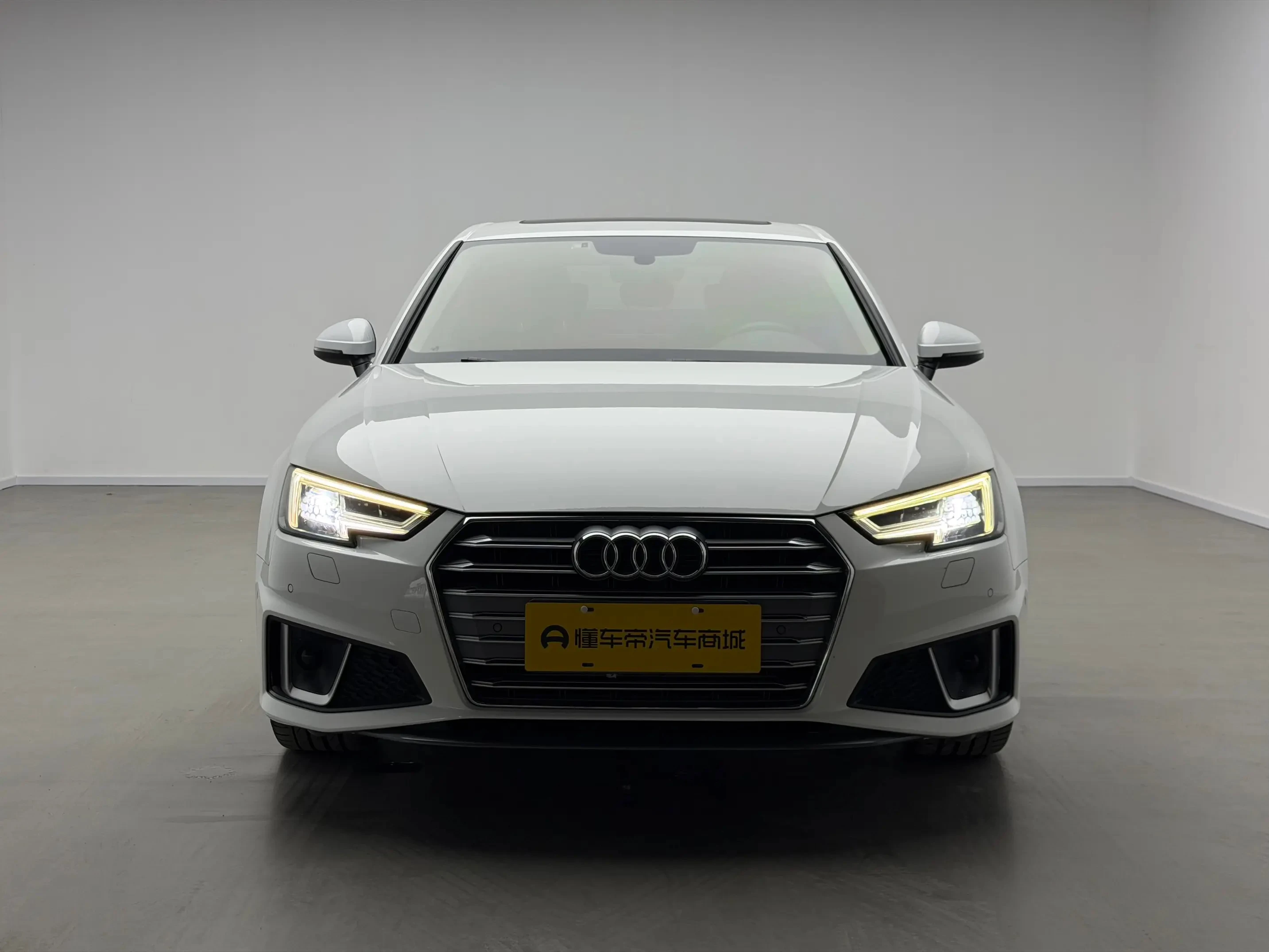 Audi A4L 40TFSI - exterior