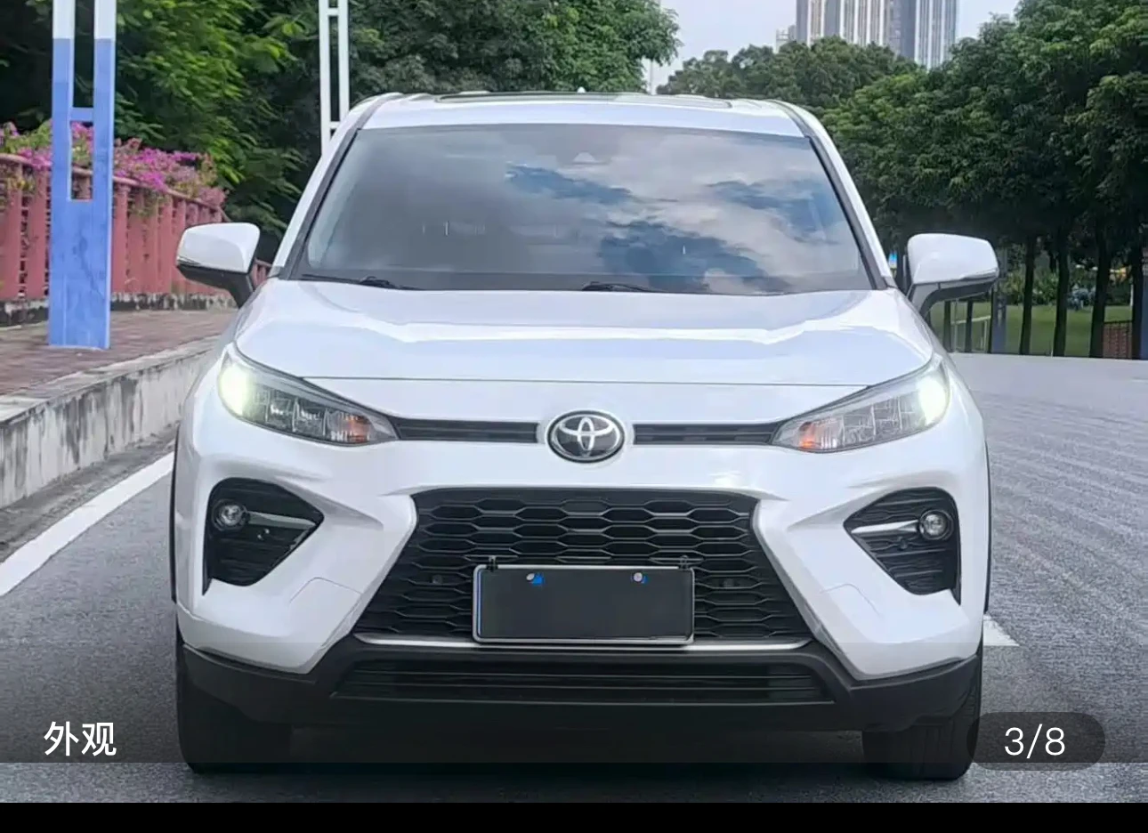 Toyota Wildlander 2.0L CVT 4WD  - exterior