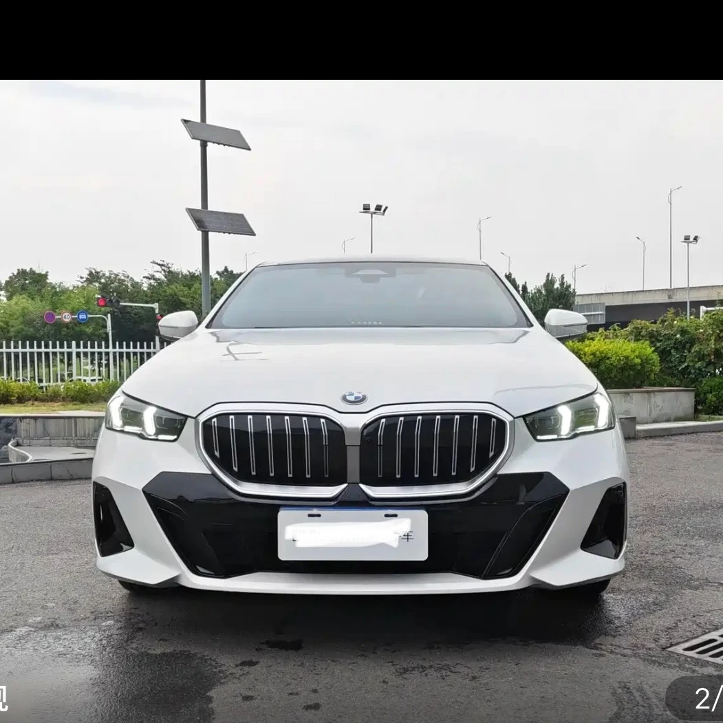 BMW 530Li Leading