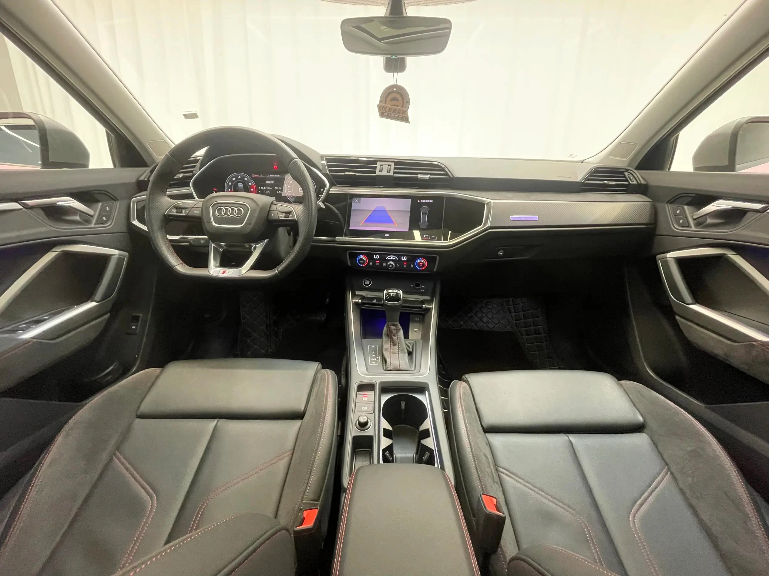 Audi Q3 Sportback TFSI - interior