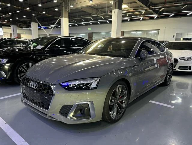 Audi A5 40 TFSI Luxury Dynamic Trim