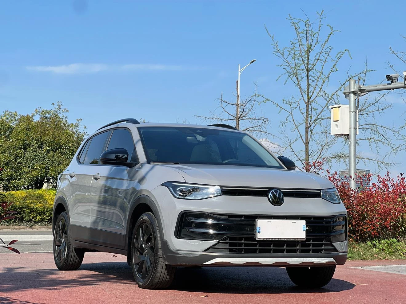 Volkswagen Tharu New Pioneer 300TSI Aspiring Edition - exterior