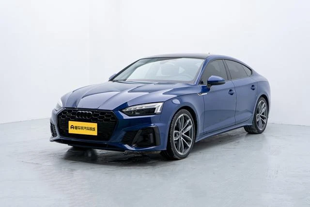 Audi A5 40 TFSI Luxury Dynamic Trim