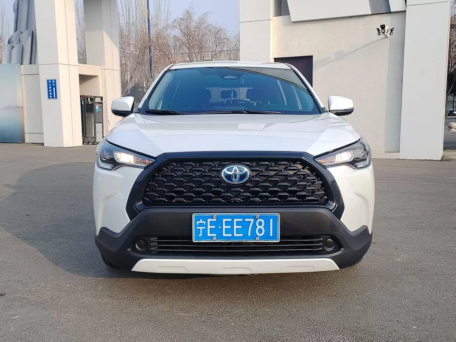 Toyota Corolla Cross 2.0L Intelligent Hybrid Pioneer Edition - exterior