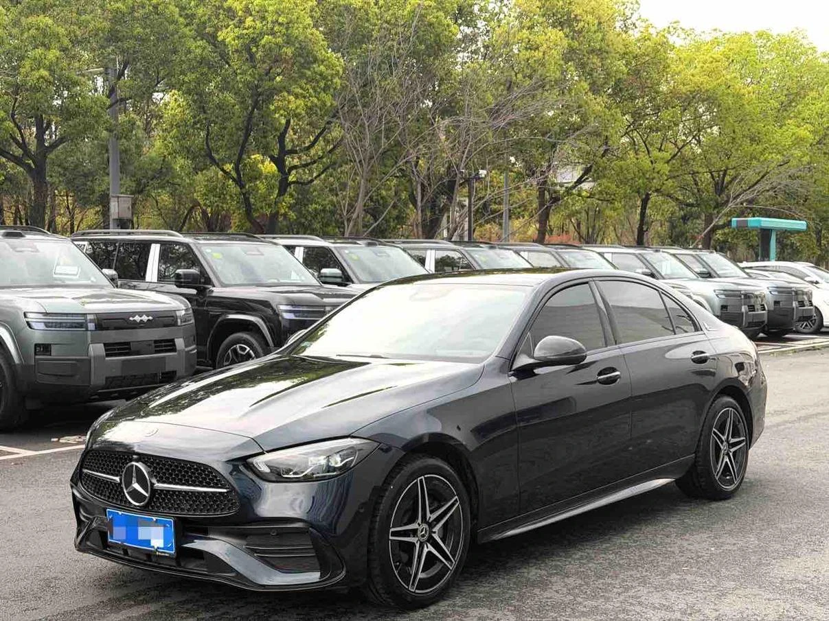 Mercedes-Benz C-Class  260 L Night Edition Sport