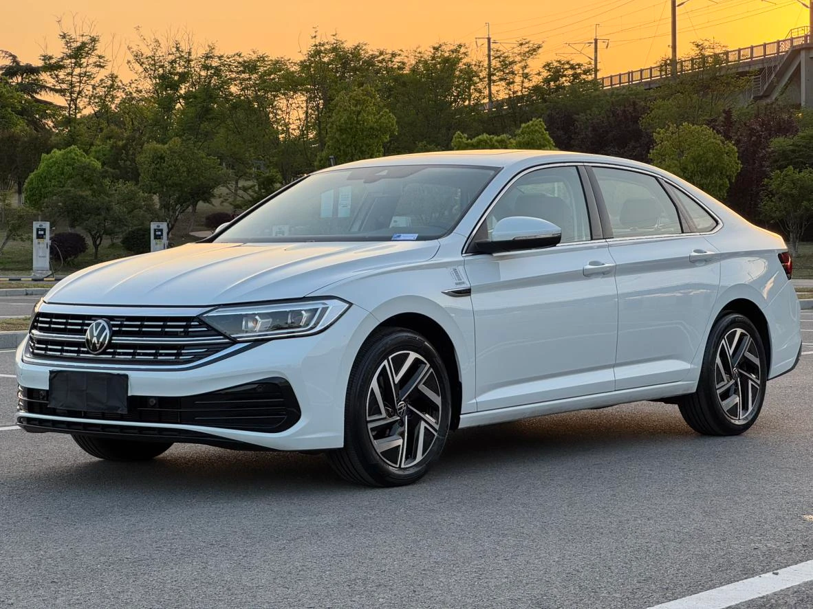 Volkswagen Sagitar 300TSI DSG Beyond Edition