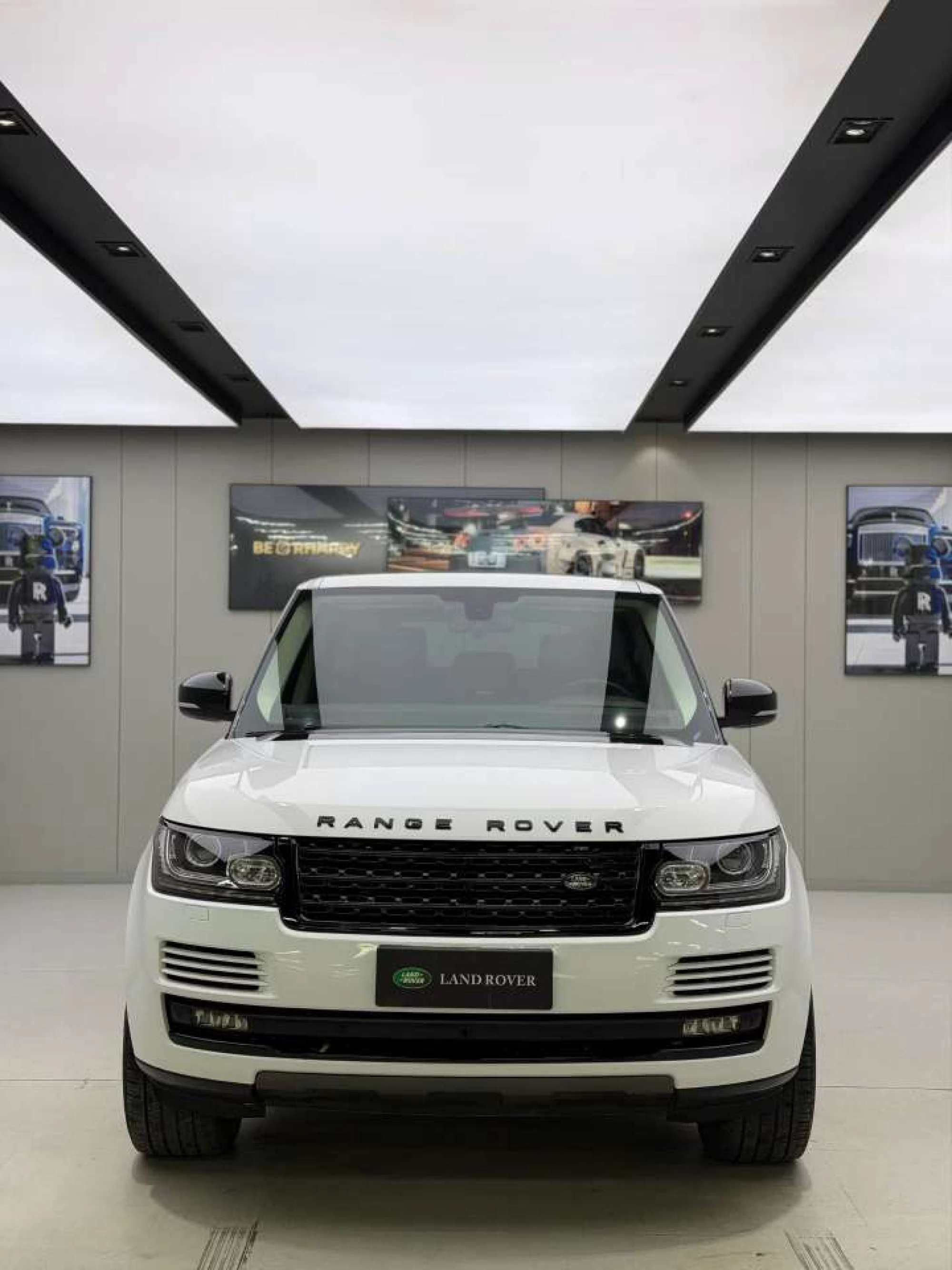 Land Rover Range Rover 3.0L SC V6 Autobiography LWB - exterior