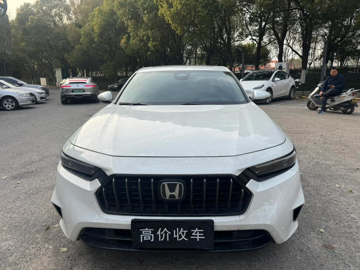 Honda INSPIRE 260TURBO Premium - exterior