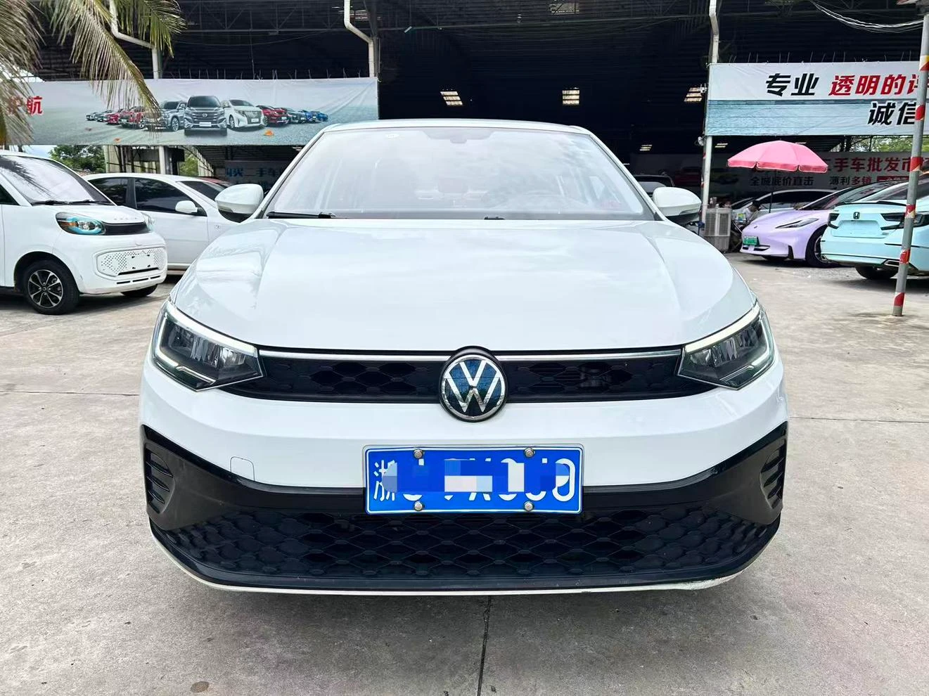 Volkswagen Lavida XR 1.5L Automatic New Deluxe Edition - exterior