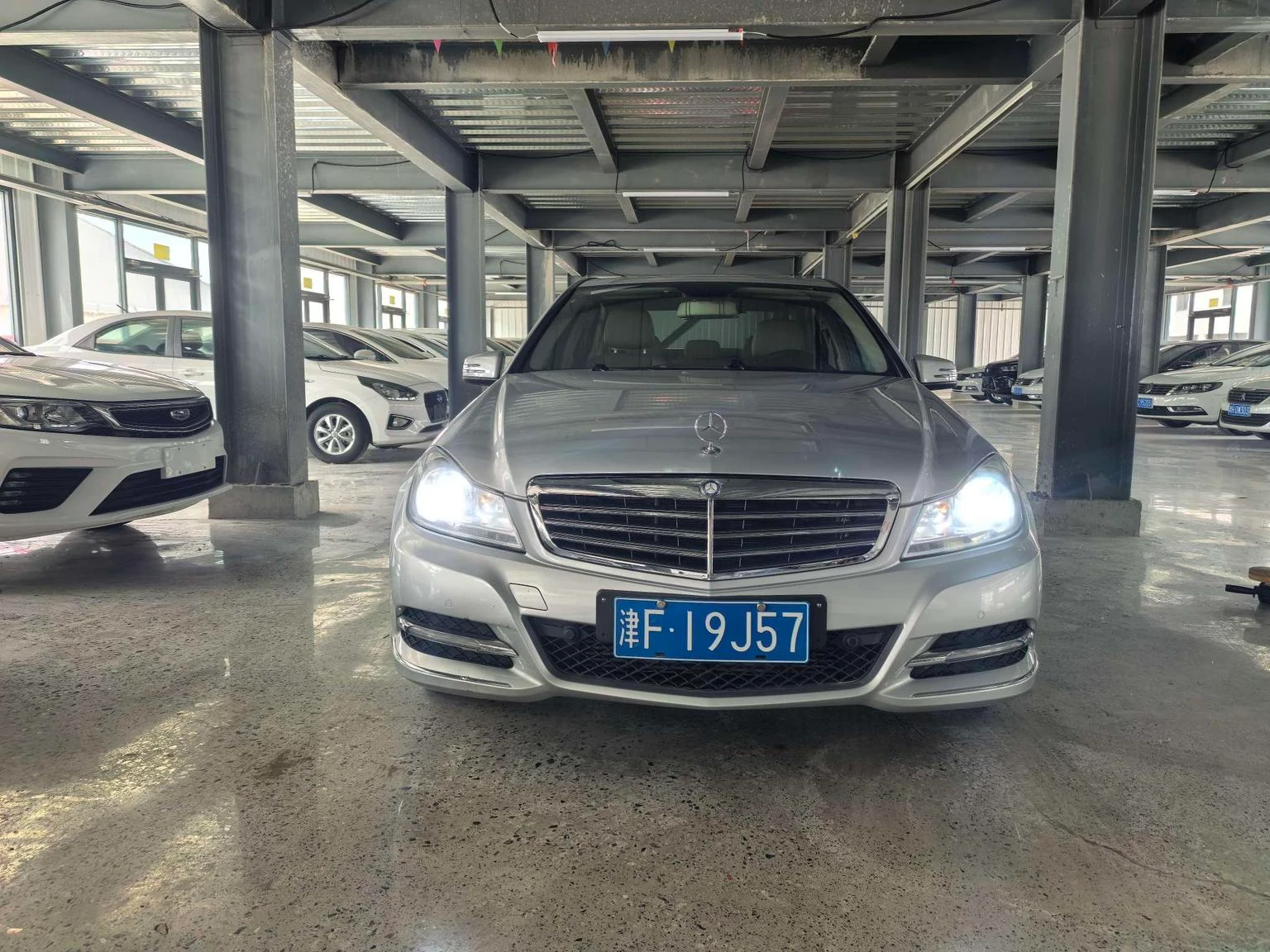 Mercedes-Benz C 200 CGI  - exterior