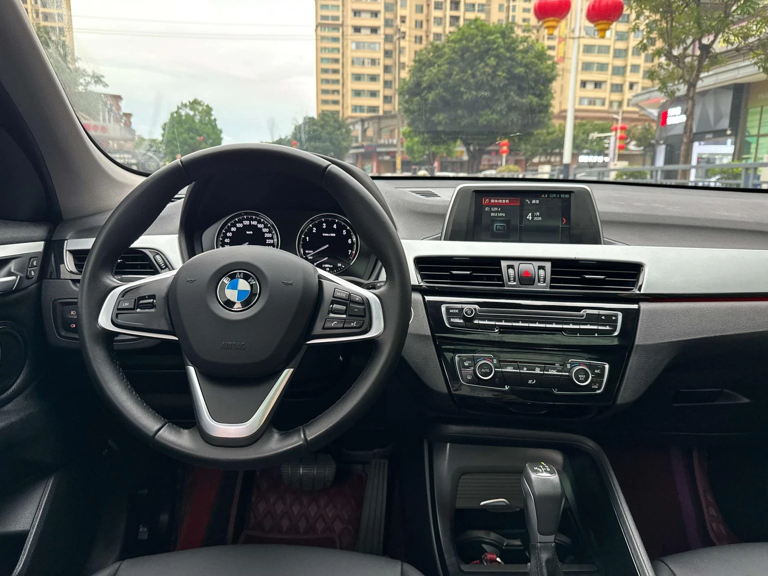 BMW X1 sDrive18Li  - interior