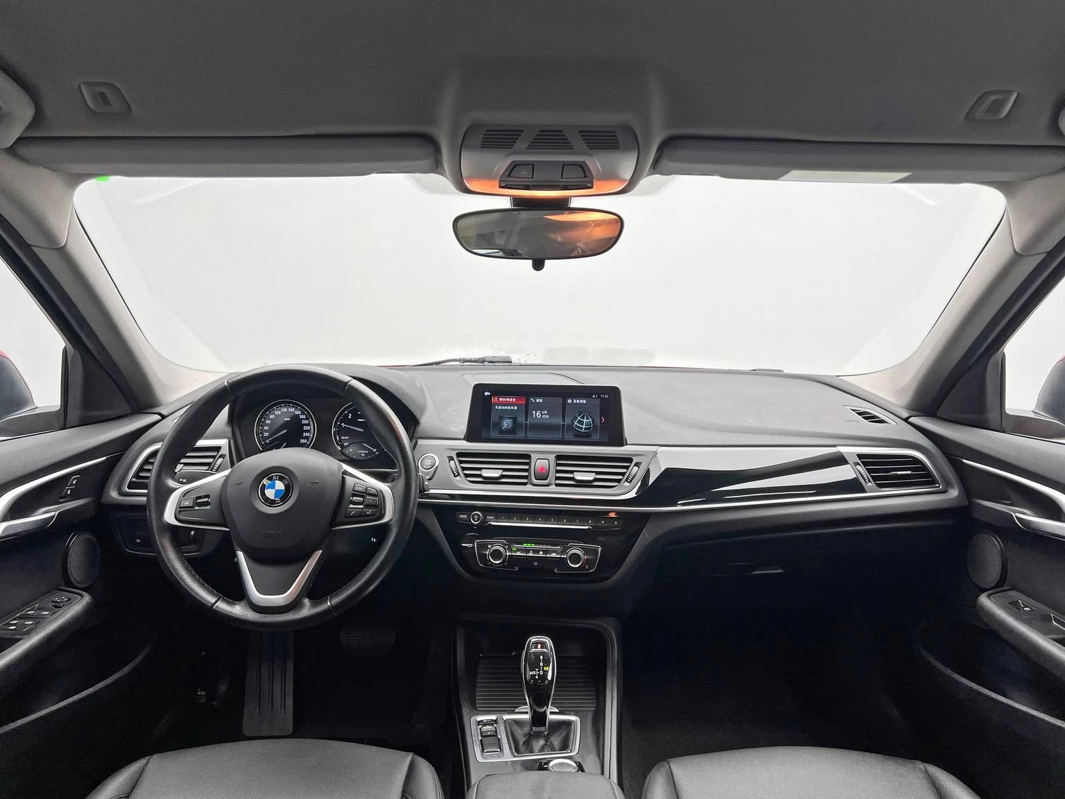 BMW 120i  - interior