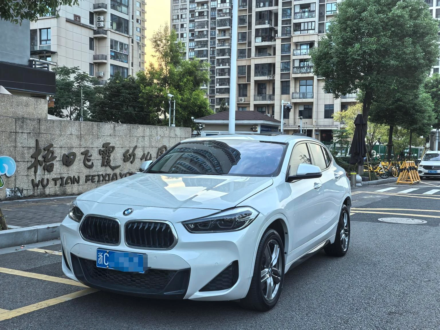 BMW sDrive25i M Off-Road Package