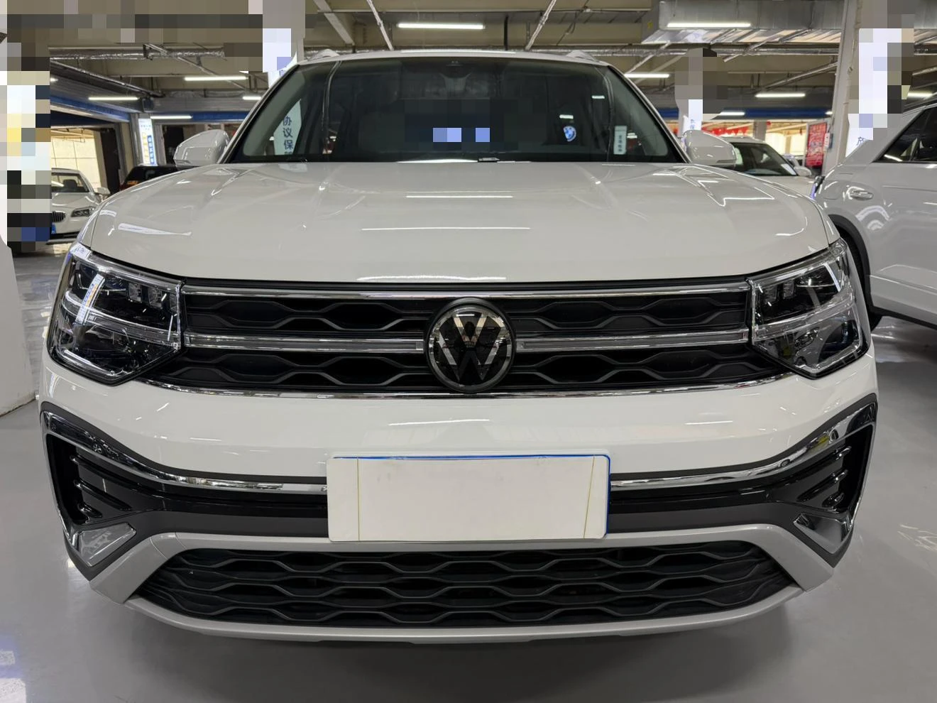 Volkswagen Tharu 300TS 2WD Full Moon Edition - exterior
