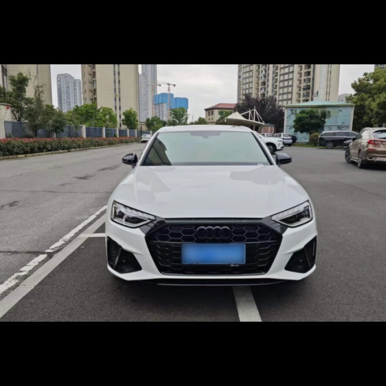 Audi A4L Premium Dynamic 40