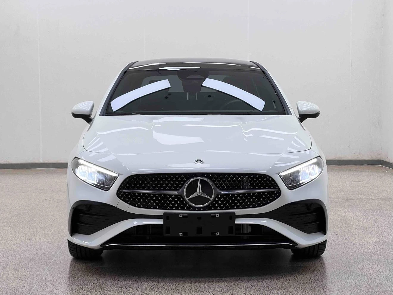 Mercedes-Benz A-Class A200 L Fashion Edition - exterior