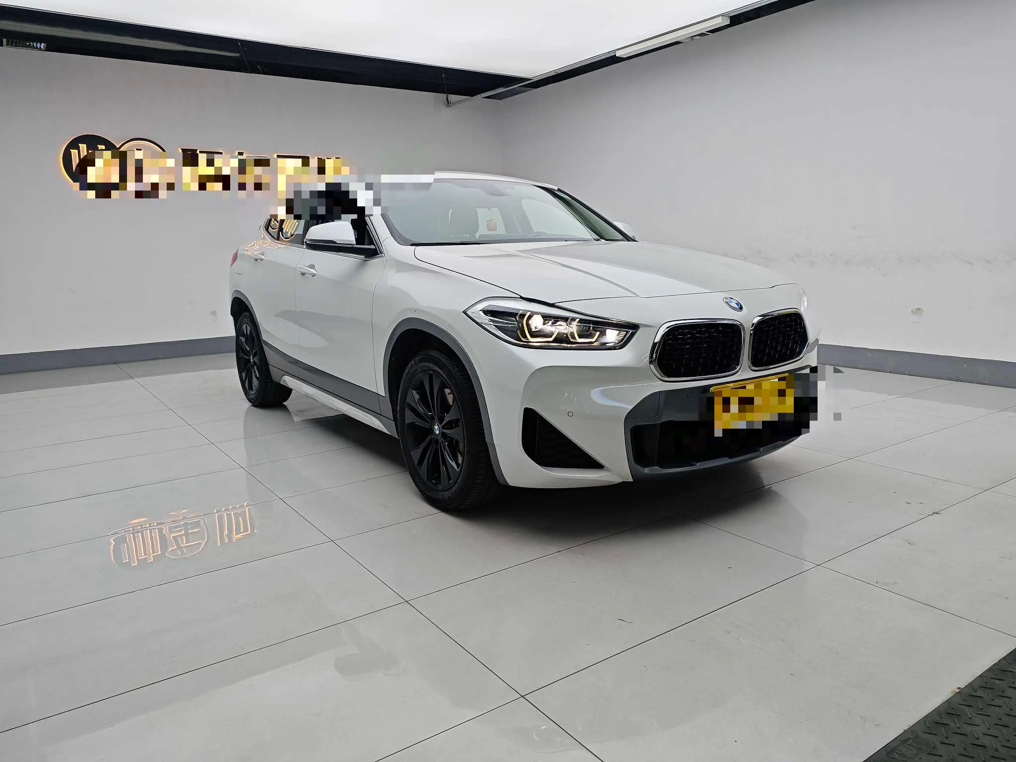 BMW X2 sDrive25i M Off-road Package - exterior