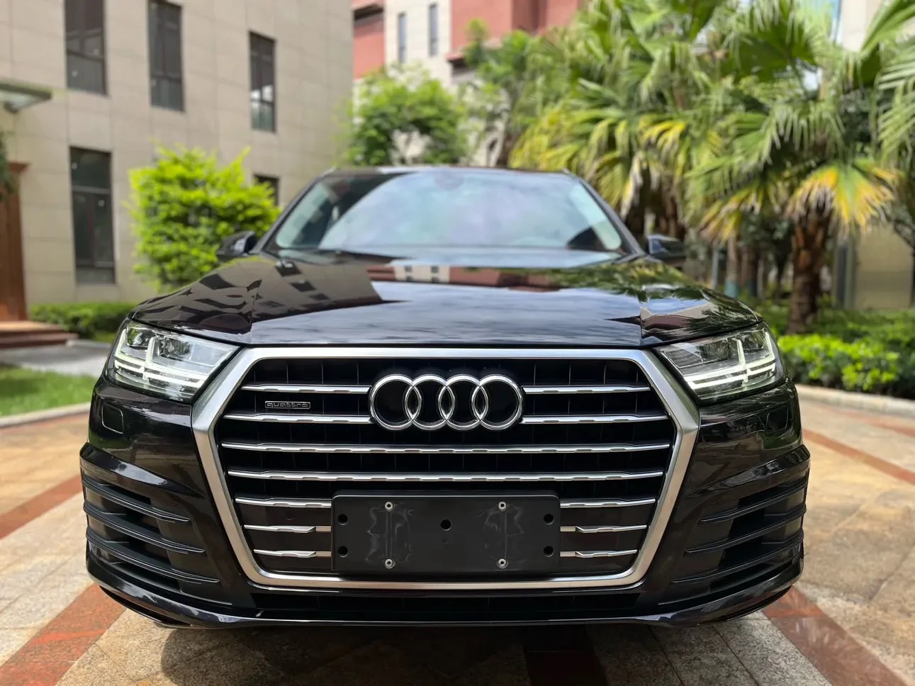Audi Q7 45TFSI Sport - exterior