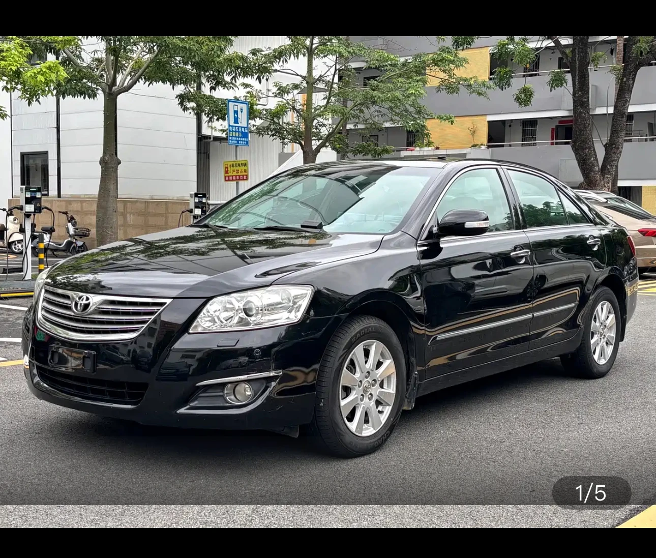 Toyota Camry 240G