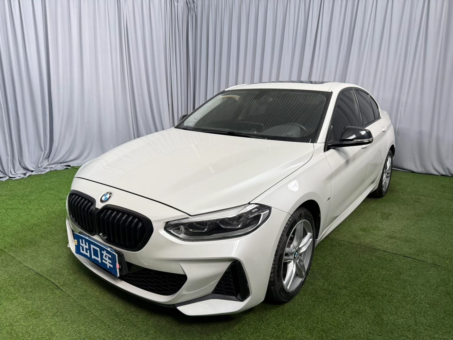 BMW 1 Series 120i M Sport Shadow Edition - exterior
