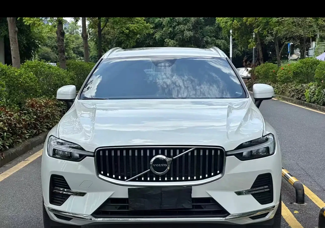 Volvo XC60 B5 AWD Advanced Luxury Edition - exterior