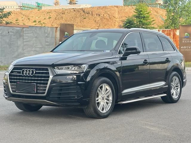 Audi Q7 45 TFSI Sport Trim