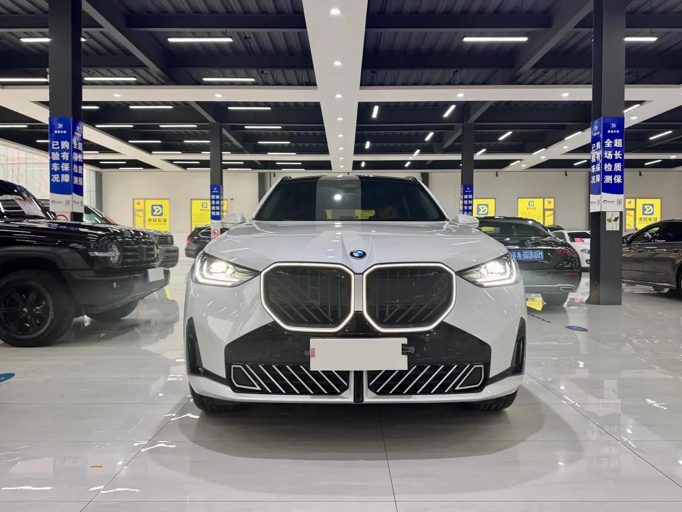 BMW X3 30L Leading - exterior