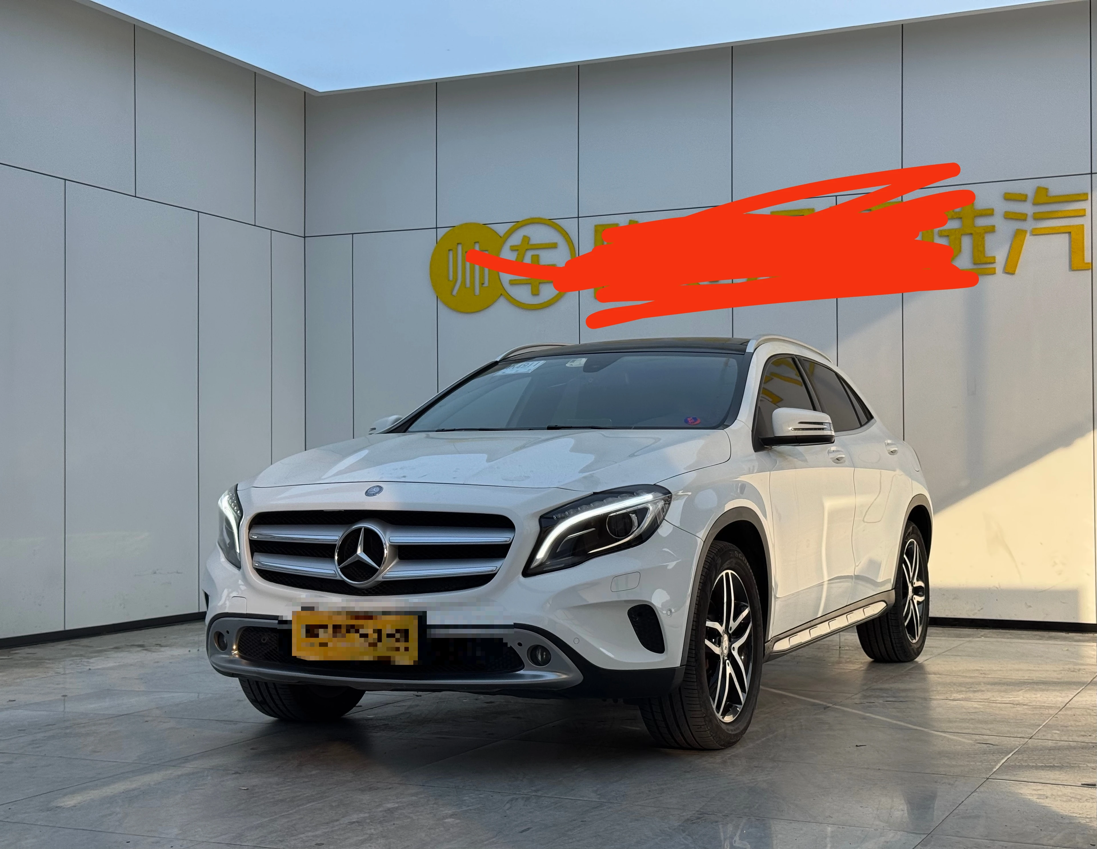 Mercedes-Benz GLA200 - exterior