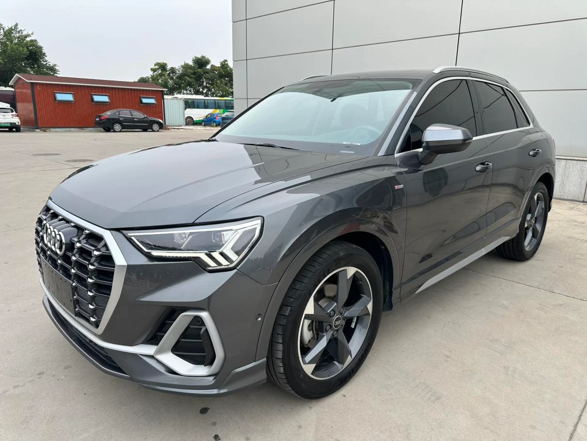 Audi Q3 35 TFSI Fashion Dynamic - exterior
