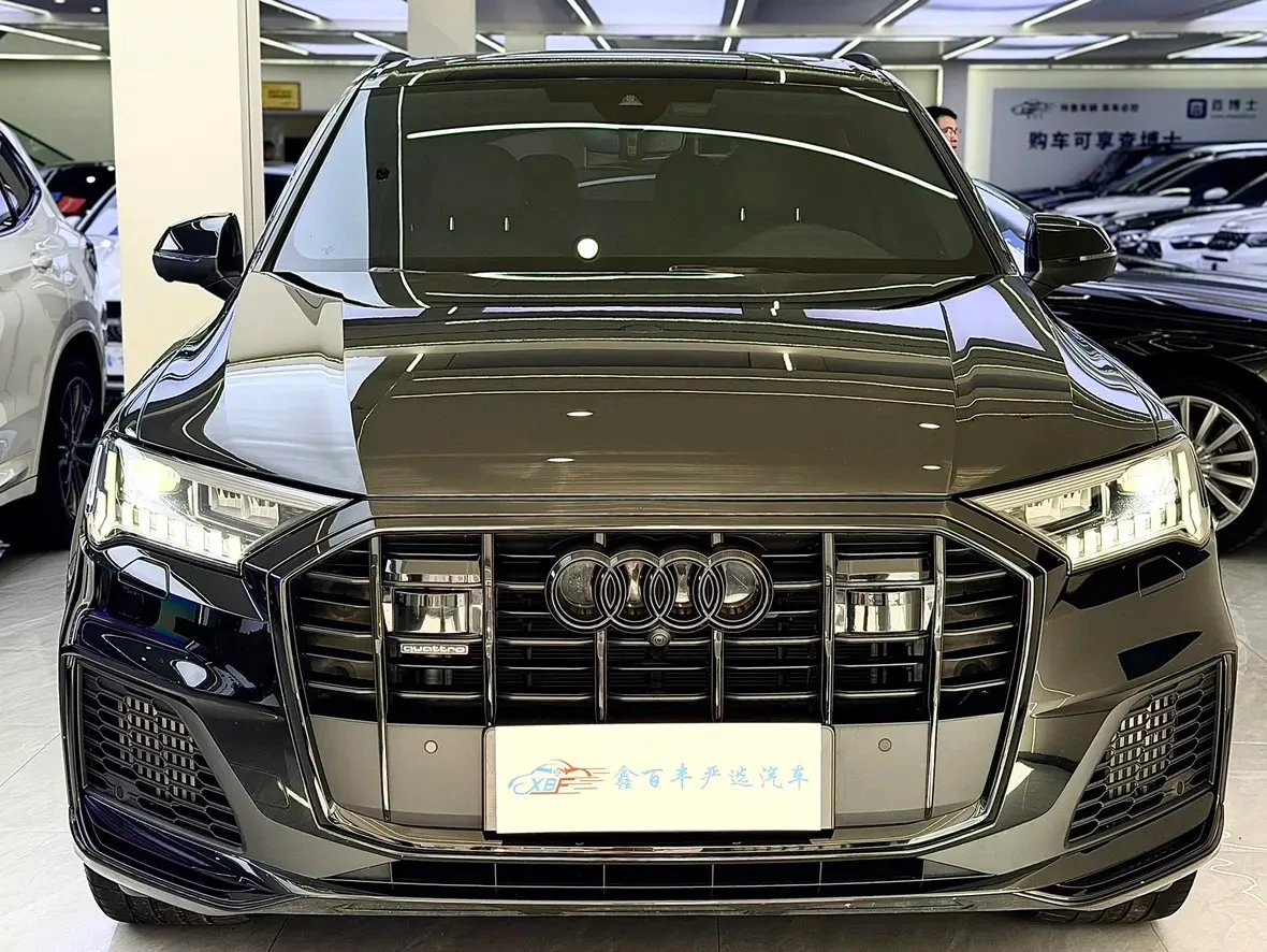 Audi Q7 55 TFSI Sport Trim - exterior