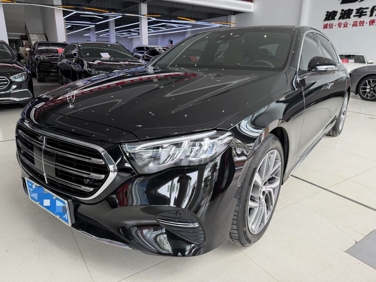 Mercedes-Benz E-Class E300L Facelift - exterior