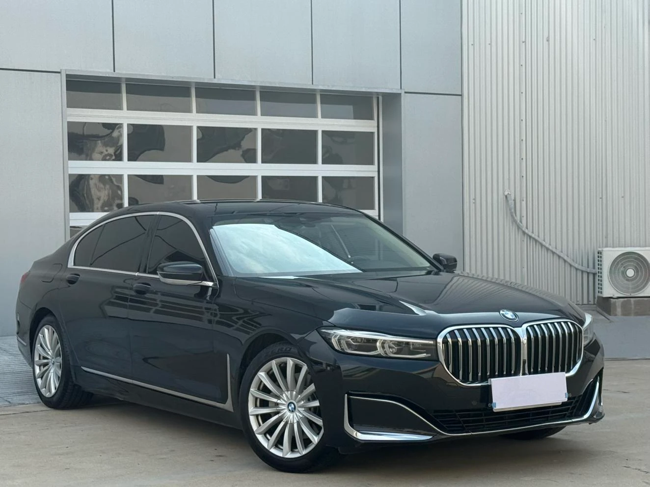 BMW 7 Series 730Li Luxury Package - exterior