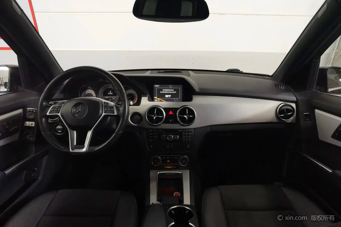Mercedes-Benz GLK300 - interior