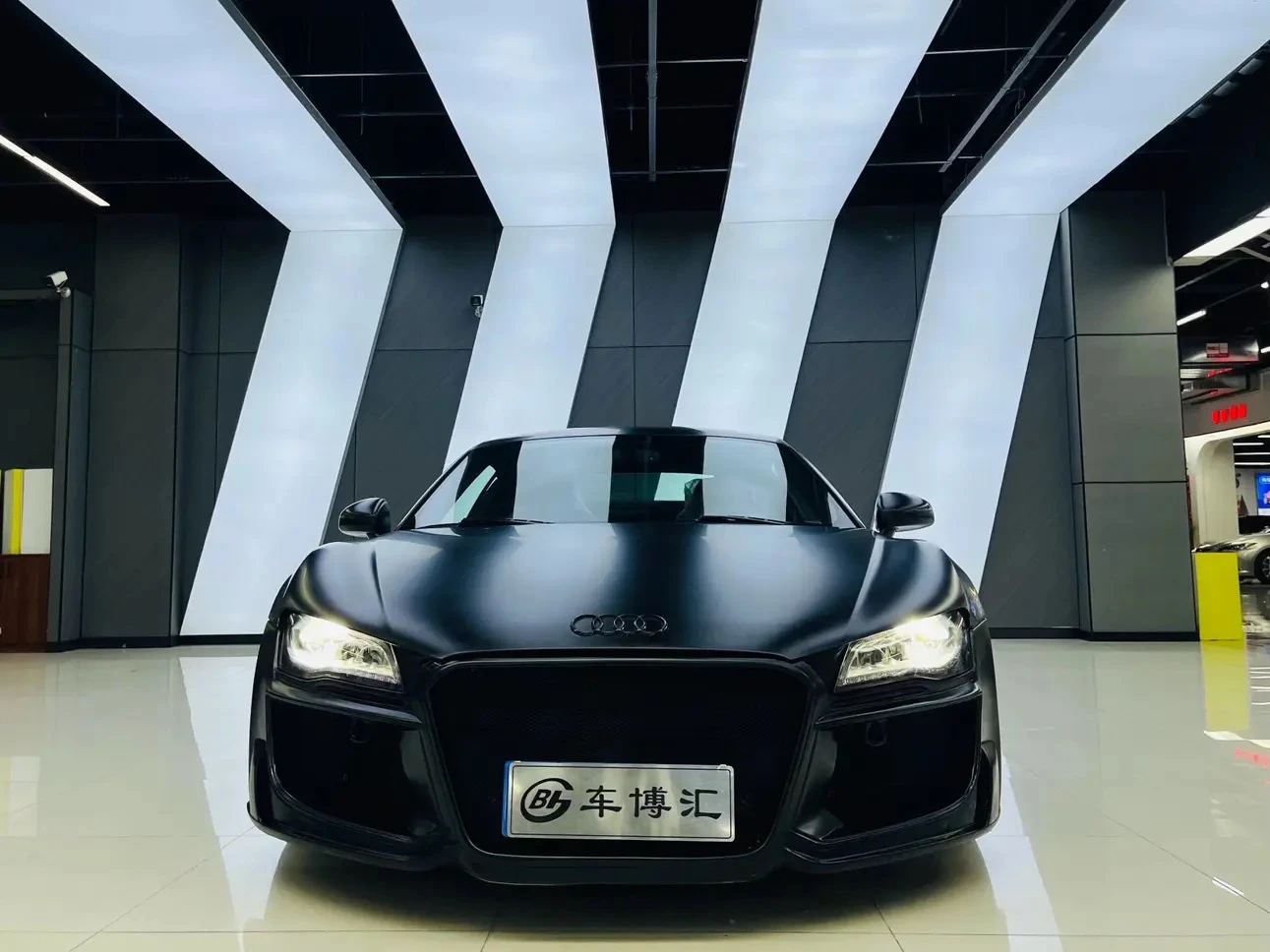 Audi R8 TFSI  - exterior