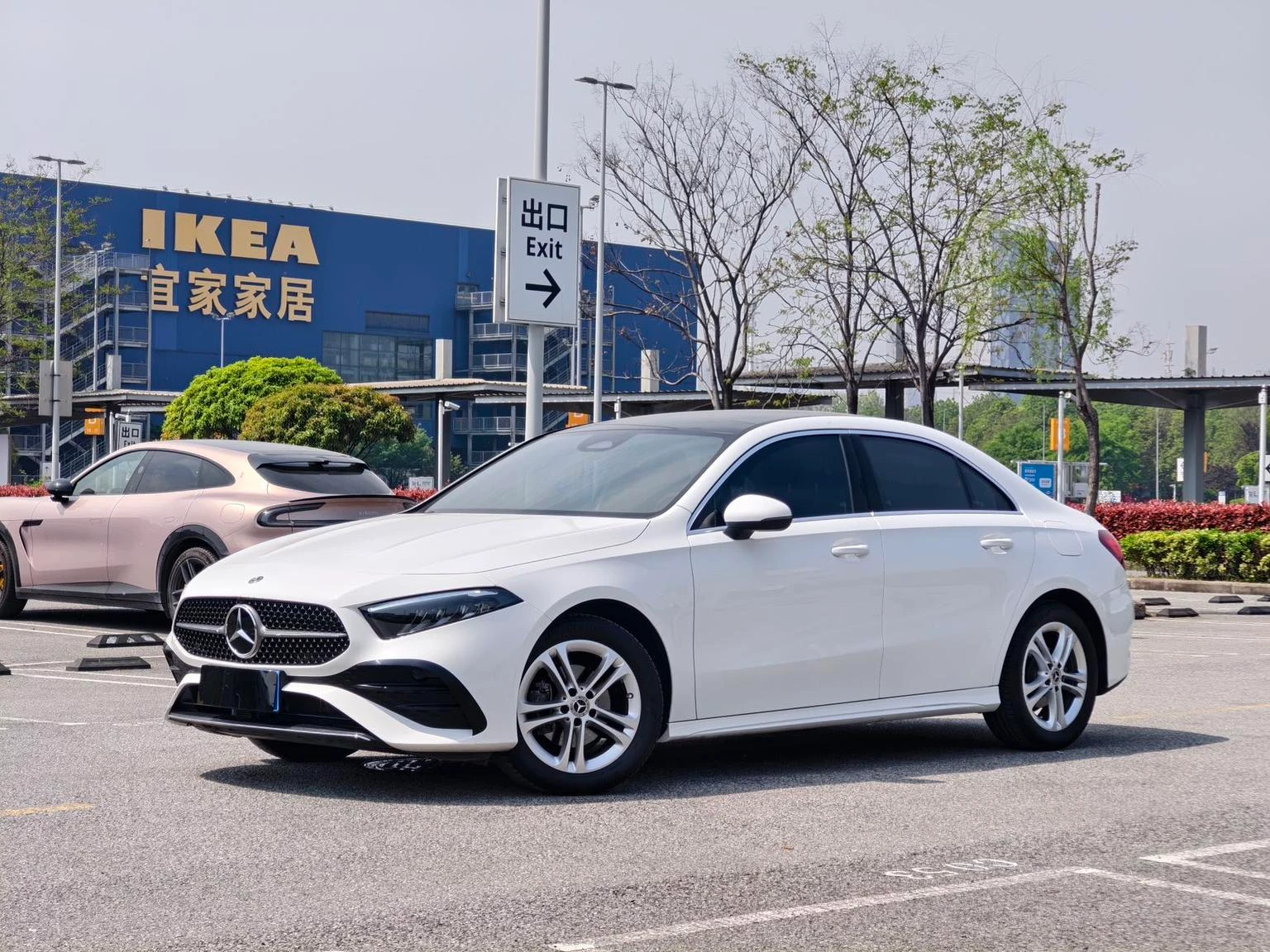 Mercedes-Benz A-Class A180 L - exterior
