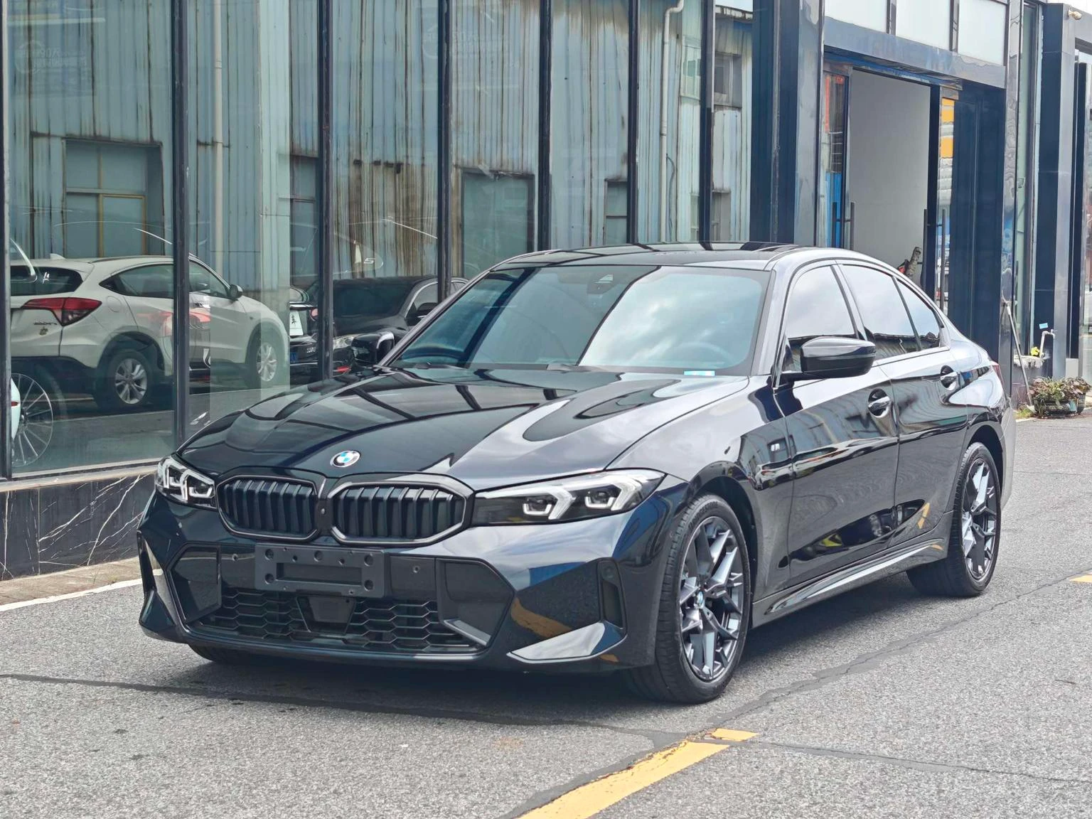 BMW 3 Series 330i M Sport Shadow Package